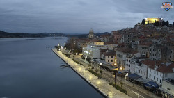 Nábřeží a město