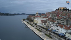 Nábřeží a město