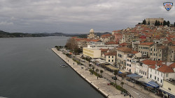 Nábřeží a město