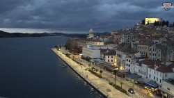 Nábřeží a město