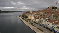 Nábřeží a město