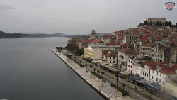 Nábřeží a město