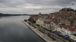 Nábřeží a město