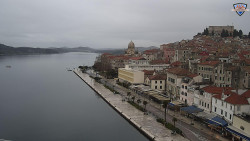 Nábřeží a město