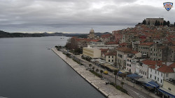 Nábřeží a město