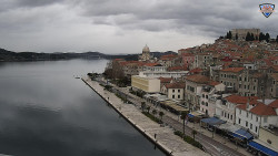 Nábřeží a město