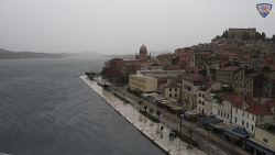 Nábřeží a město