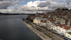 Nábřeží a město