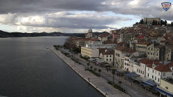 Nábřeží a město