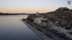 Nábřeží a město