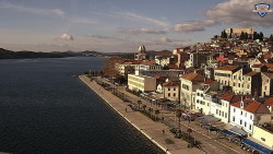 Nábřeží a město