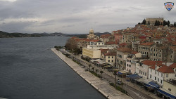 Nábřeží a město