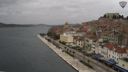 Nábřeží a město