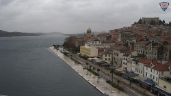 Nábřeží a město