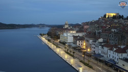 Nábřeží a město