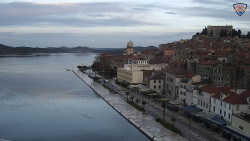 Nábřeží a město