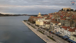 Nábřeží a město