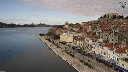 Nábřeží a město