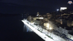 Nábřeží a město