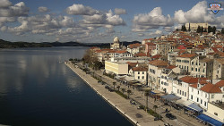 Nábřeží a město