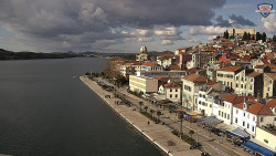 Nábřeží a město