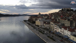 Nábřeží a město