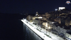 Nábřeží a město