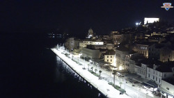 Nábřeží a město