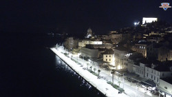 Nábřeží a město