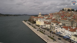 Nábřeží a město