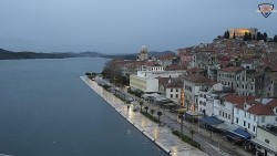 Nábřeží a město