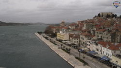 Nábřeží a město