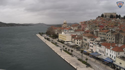 Nábřeží a město