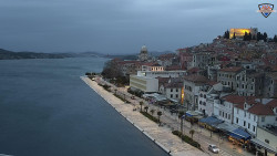 Nábřeží a město