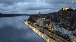 Nábřeží a město