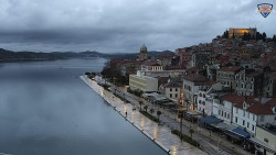 Nábřeží a město