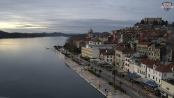 Nábřeží a město