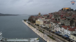 Nábřeží a město