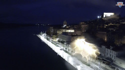 Nábřeží a město