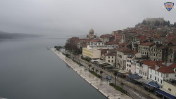 Nábřeží a město