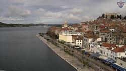 Nábřeží a město