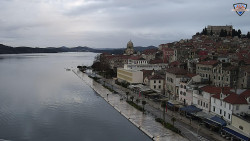 Nábřeží a město