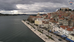 Nábřeží a město