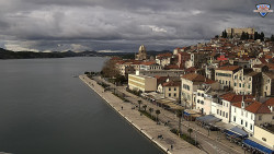 Nábřeží a město