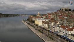 Nábřeží a město