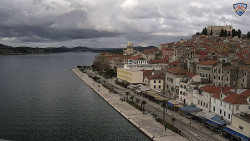 Nábřeží a město