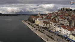 Nábřeží a město