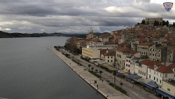 Nábřeží a město