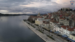 Nábřeží a město