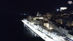 Nábřeží a město